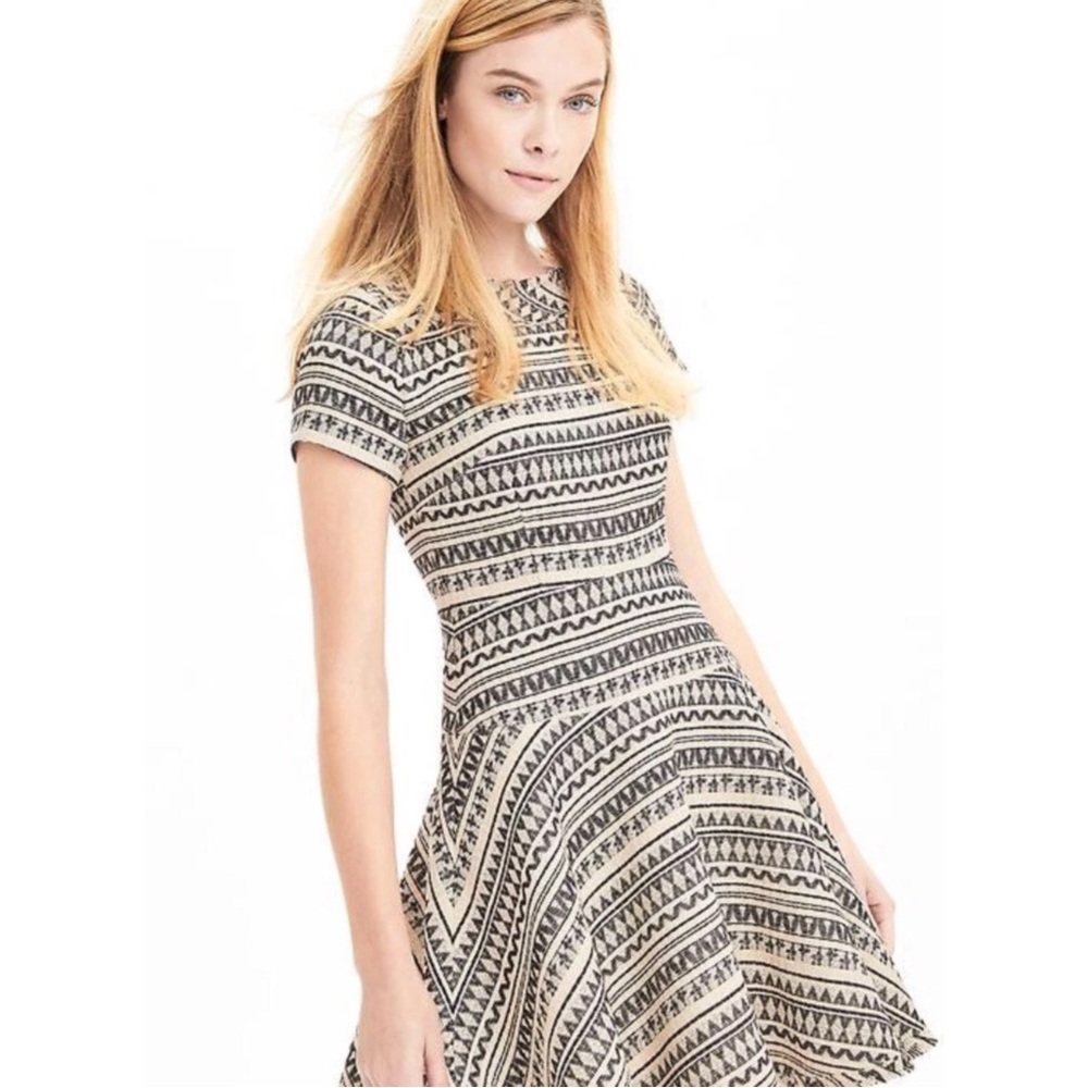 NWT Banana Republic striped jacquard woven fringe fit and flare dress 8 - Picture 2 of 12